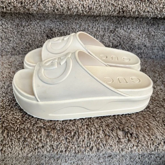 Gucci GG Women's Cream Platform Rubber Slides - Picture 2 of 15
